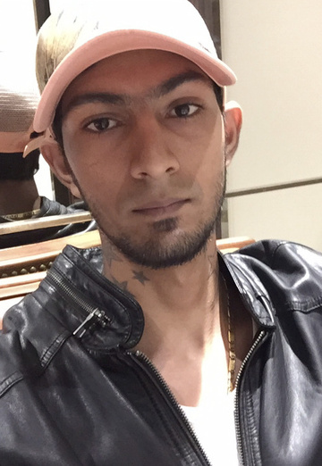 Adarsh (@adarsh76) — my photo № 1