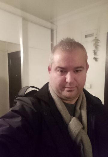 Smiling Man (@youngosmanank) — my photo № 3